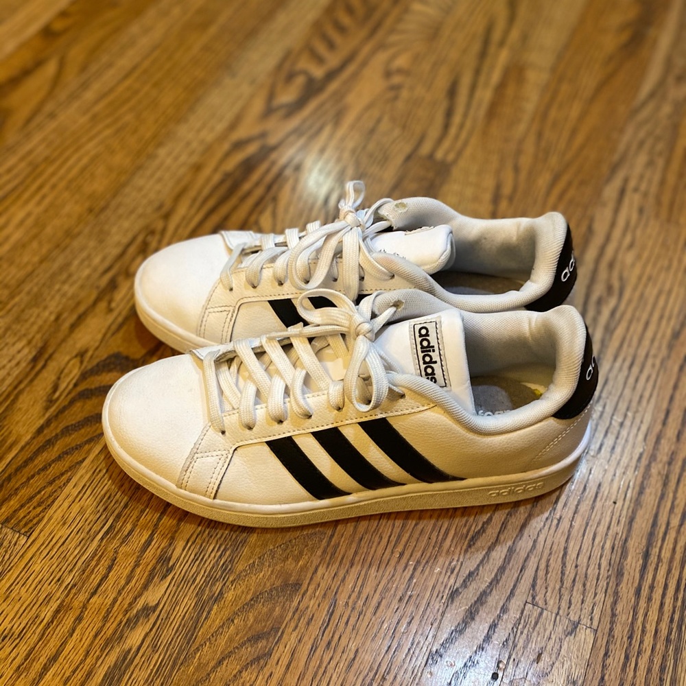 ADIDAS GRAND COURT SNEAKERS